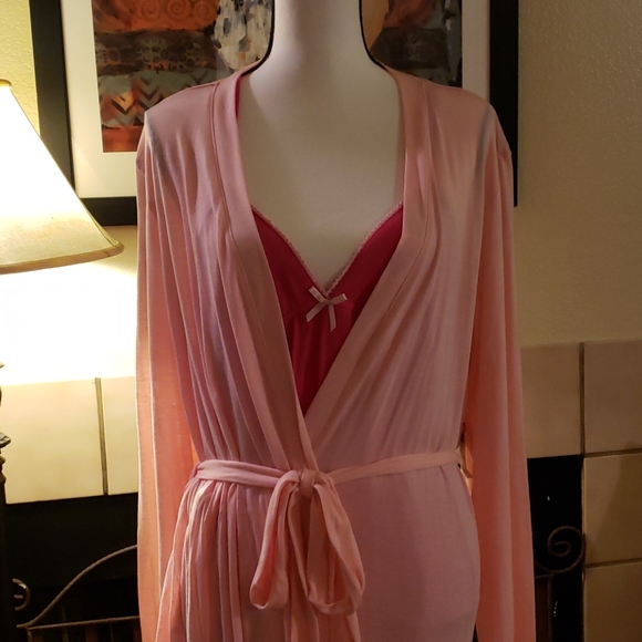 Two piece nightgown and robe set - Picture 8 of 8